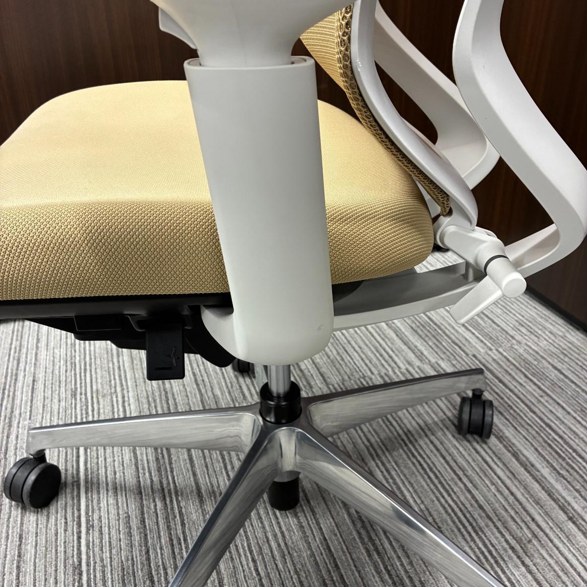 中古】デュオラ メッシュ コクヨ/KOKUYO 肘付ハイバックチェア 576449