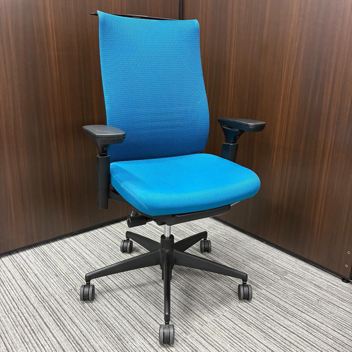 中古】ベゼル 樹脂脚 コクヨ/KOKUYO 肘付ハイバックチェア 576451