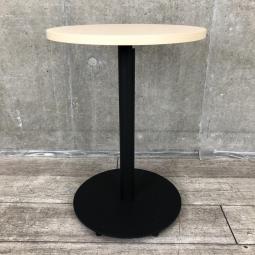 【休憩用や軽いミーティングに！ブラケッツシリーズのソファと合わせても！】■コクヨ（KOKUYO）製　ブラケッツ（brackets）　丸テーブル　ミーティングテーブル　W450×H630㎜　■ナチュラル天板