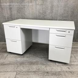 【広々としたワークスペース！W1400の両袖デスク！両サイドにある引き出しで収納力抜群！上長用にもオススメ！】■PLUS（プラス）製　LEEDシリーズ　両袖机　シリンダー錠　ホワイト　中古　九州最大級　《オフィスバスターズ福岡博多店は、福岡を拠点として、日本全国へ中古オフィス用品・オフィス家具を提供しております》