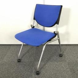 【オカムラ製のネスティングチェア(ミーティングチェア)入荷しました！】　オカムラ　プロスタック　ネスティング　ミーティング　ブルー　中古　九州最大級　《オフィスバスターズ福岡博多店は、福岡を拠点として、日本全国へ中古オフィス用品・オフィス家具を提供しております》