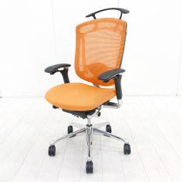 【限定1脚！】【世界で認められた革新的タスクチェア！人間工学に基づいた快適な座り心地を実現！】■オカムラ(okamura)製　コンテッサ(Contessa)チェア　肘付ハイバック　背面メッシュ　■可動肘・ハンガー・ランバーサポート付き　■オレンジ×ブラックシェル【AD】