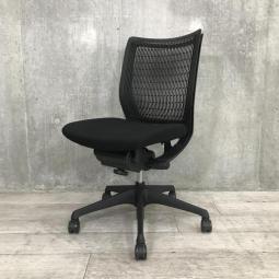 【快適さにリピーター続出！人間工学に基づいた快適な座り心地！】■オカムラ(okamura)製　ヴィスコンテ(Visconte)チェア　肘無し　ローバック　■プレーンタイプ(樹脂メッシュ)　■色：ブラック　【弊社使用欄：A01059628】