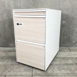 レア/希少/おすすめ　オカムラ（okamura）プロステージクレストシリーズ　３段ワゴン　■色：本体/ホワイト　正面/ナチュラル　ダイヤル錠タイプ