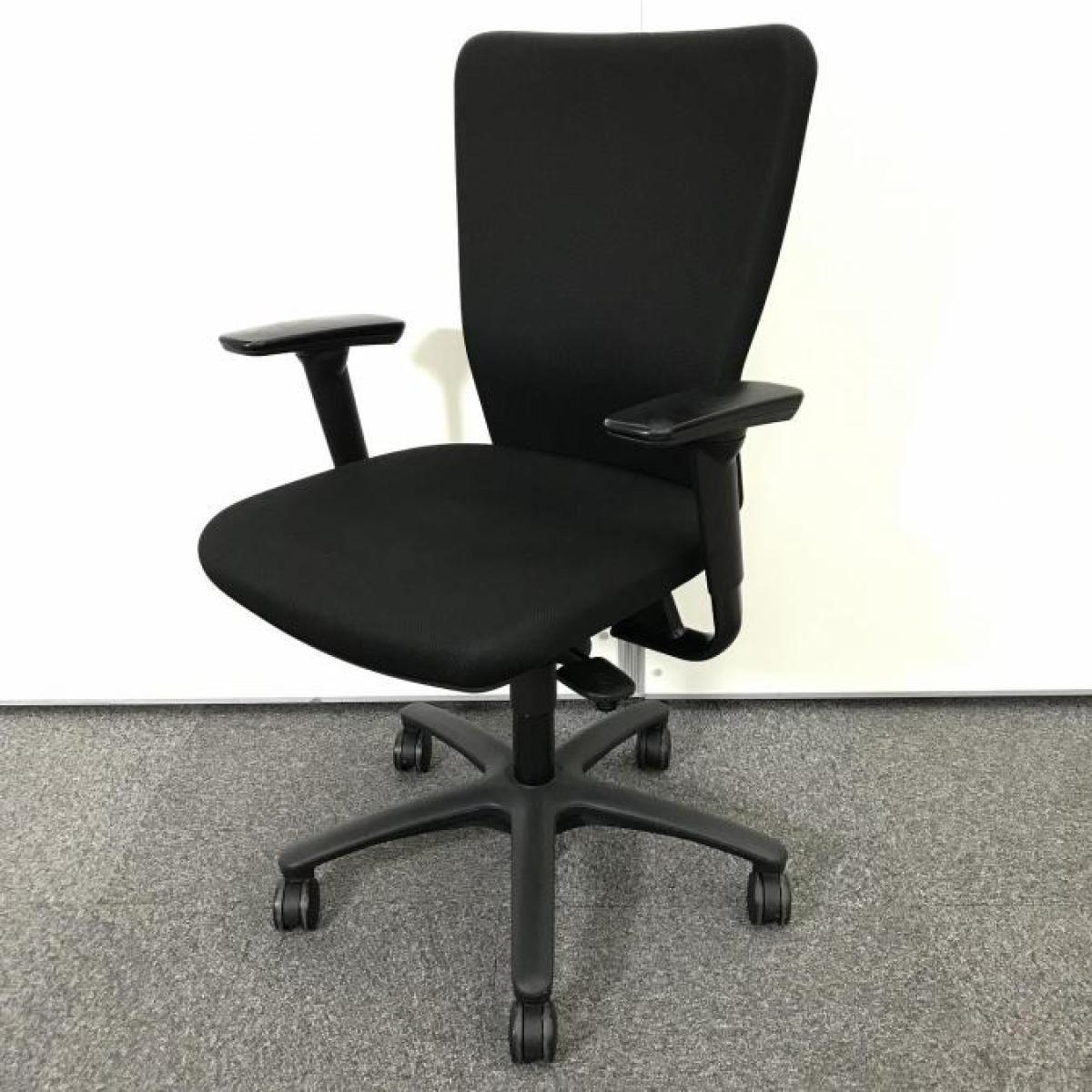 【人間工学に基づいた快適シーティング！ワーキングチェアの定番モデル！】■オカムラ(okamura)製　カロッツァ(Carrozza)チェア　肘付ハイバック　■可動肘　■ブラック 【弊社使用欄：A01039337】
                        カロッツァチェア
                                    中古
            