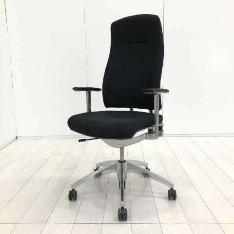 【スタイリッシュなデザイン！上質な座り心地！】■プラス(PLUS)製　リオルガ(Reorga)チェア　肘付ハイバック　■固定肘　　■ポルカドットクロスタイプ　■ブラック　【弊社使用欄：A01058227】