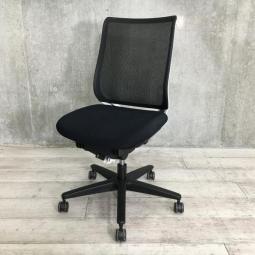 【シンプルなデザインと快適な座り心地を誇る人気チェア！通気性の良いメッシュ仕様！テレワークにも最適！】■コクヨ(KOKUYO)製　 ミトラ(Mitra)チェア　肘無ハイバック　背面メッシュ　■ブラック×ホワイトシェル×ブラック脚【弊社使用欄：A01049202】