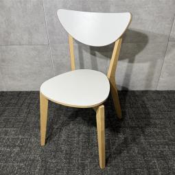 【3脚入荷！木製チェアでや柔らかい雰囲気に！】その他メーカー品　ミーティング　スタッキング　ホワイト　木製　中古　九州最大級　《オフィスバスターズ福岡博多店は、福岡を拠点として、日本全国へ中古オフィス用品・オフィス家具を提供しております》