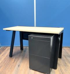 【デスク＋ワゴンセットでお得に】　ABW/おすすめ　■平机:プラス(PLUS)製　引き出しなし　W1200×D600×H720mm　木目ナチュラル天板 / 本体ブラック　■ワゴン:オカムラ製プロステージクレストワゴン