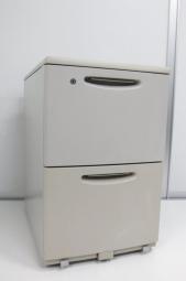 【在庫入替セール】【10台限定】【大容量収納ならこれ！A4用紙が2段分収納可能！】　■オカムラ（okamura）製　SDシリーズ　2段ワゴン　デスクインワゴン　H610mm　■ニューグレー　■シリンダー錠　オフィスバスターズ　心斎橋店　買い増し　増員　入替