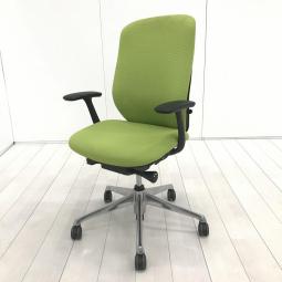 【オカムラ製品で最も人気を集める高機能メッシュチェア！】■オカムラ（okamura）製　シルフィー（Sylphy）　肘付きハイバック　ファブリックタイプ　■固定肘　■ライムグリーン×ホワイトシェル　【弊社使用欄：A01060681】【SN】