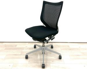 ■オカムラ(okamura)製　■バロンチェア(Baron)　■肘無し　■ローバック　■ブラック　■オススメ/大人気/定番商品【弊社使用欄：A01055126】【ID】