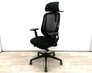 【新品ヘッドレスト/可動肘付き！】■Okamura／オカムラ　■Sylphy／シルフィー　■ブラック（black）　■肘付き/可動肘　■ヘッドレスト付き　■ハンガー付き　■オススメ/大人気/定番商品　【弊社使用欄：A01042681】【KN】