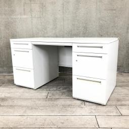 【広々としたワークスペースと収納力で作業効率アップ！上長デスクとしてもオススメ！】■ウチダ(UCHIDA)製　スカエナシリーズ　両袖デスク　W1400×D700mm　■ホワイト　■配線Kタイプ（一直線タイプ）　■シリンダー錠