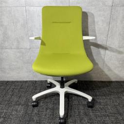 【リビングライクでオシャンティなデザイン！】■イトーキ　モーブチェア　肘付　モスグリーン【ITOKI　MOVU】【ABW】☆【在庫入替セール品！（本在庫限定価格）】