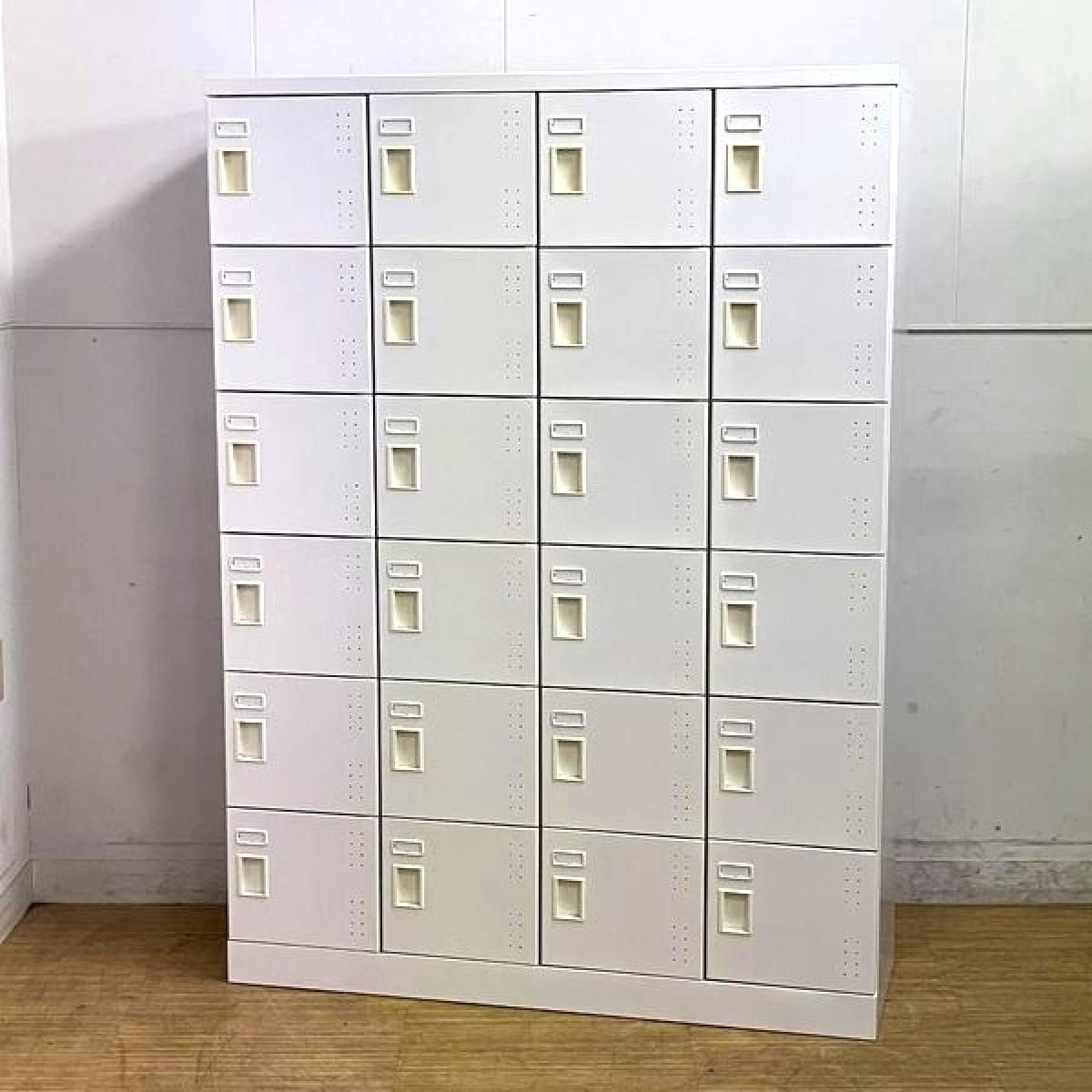 24人用シューズボックス　コクヨ　SBXシリーズ　ホワイト　嬉しい扉付き　上履き・外履きの仕切り中棚付き　売れ筋商品が入荷　※取っ手部分に日焼けあり
                        SBX
                                    中古
            