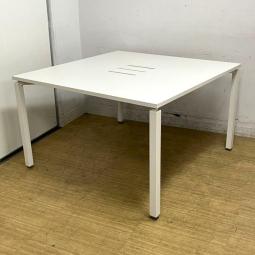 イトーキ　インステートコム　ワークテーブル　W1200×D1200のコンパクトめなサイズ感　ホワイト天板　アジャスター脚