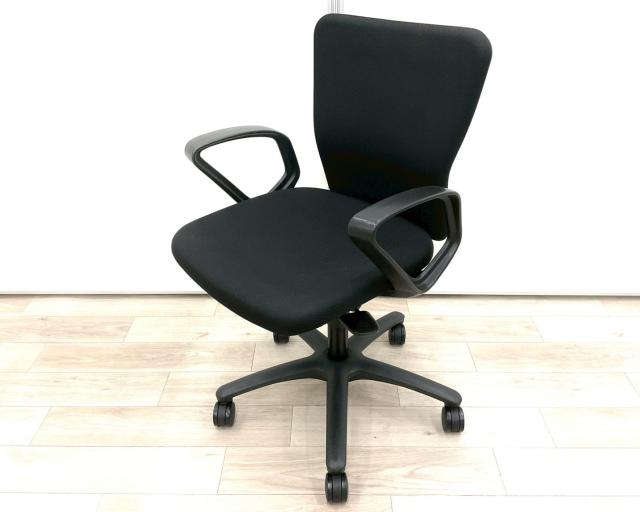 【中古】カロッツァチェア CK43ZR FS11 オカムラ（okamura） 肘付ローバックチェア