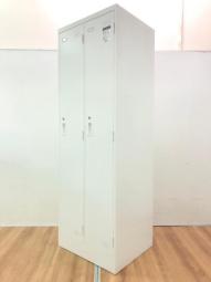 【2台限定】　2人用更衣ロッカー　コクヨ　LKシリーズ　鍵付き　シリンダー錠　清潔感のあるホワイトカラー