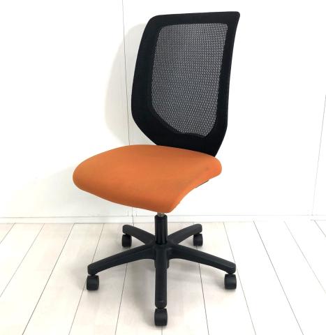 【お値段以上のデザインと座り心地！】■イトーキ製　コルトチェア　プラムパープル　■コスパの良いメッシュチェア！【ITOKI　colt】