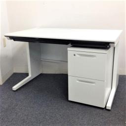 【3/3(火)入荷予定商品！】【人気のホワイトカラーの平デスク！定番の幅1200㎜サイズ！起業・移転・増員におすすめ！】■コクヨ(KOKUYO)製　アイエス(iS)シリーズ　平机＋ワゴンセット　引き出し付き　W1200×D700㎜　■ホワイト　※ワゴンは在庫状況によってシリーズが変動致します。