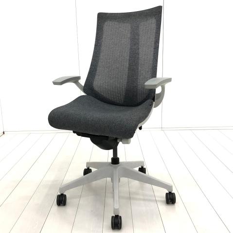 【座る姿勢や身体の動きにフレキシブルに対応！】■イトーキ　アクトチェア　肘付　ダックグレー　メッシュバック　テクスチャード張地　※肘擦れあり【ITOKI　Act2】★