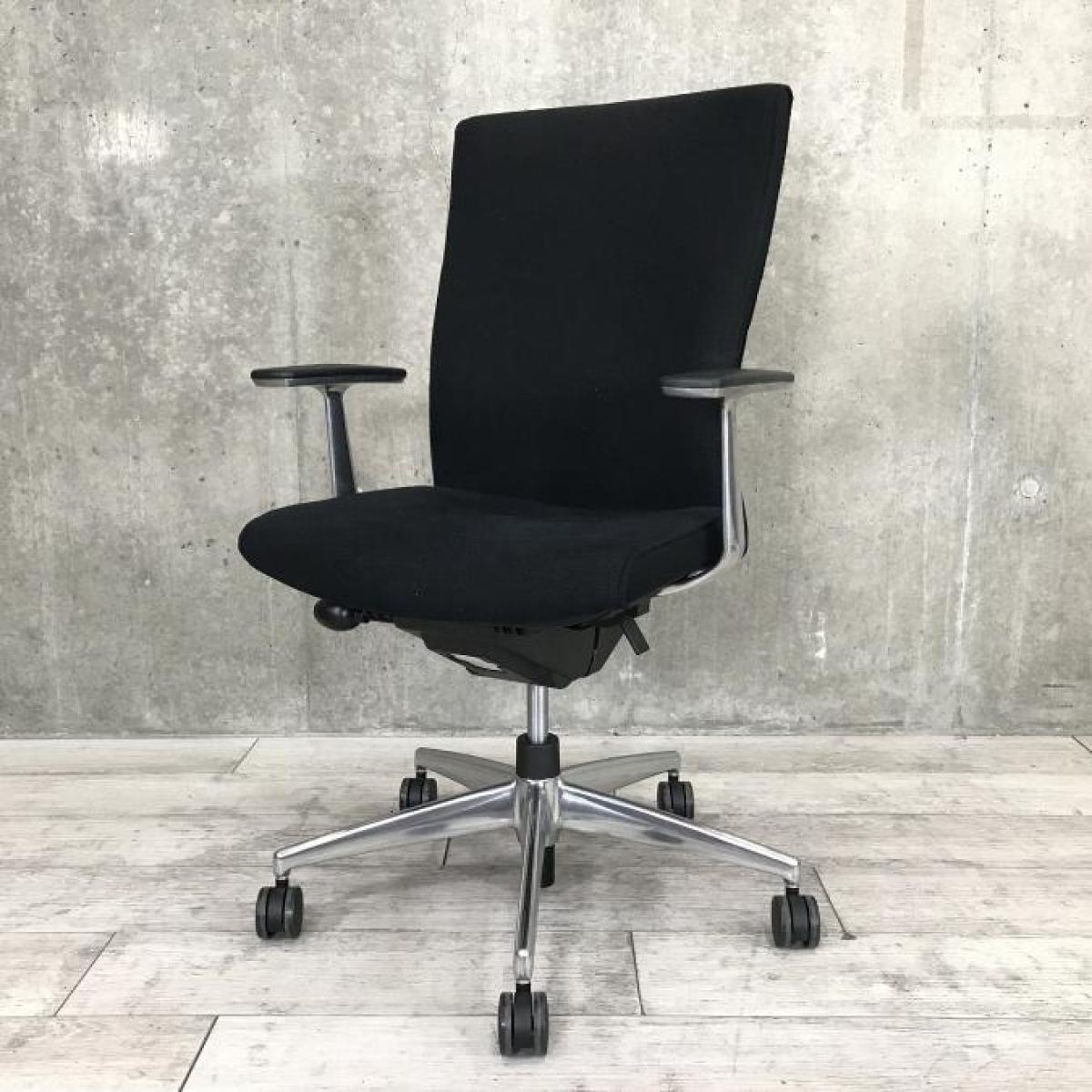 【見た目だけでなく機能性も充実！応接室にもおすすめ！】■コクヨ(KOKUYO)製　プント(PUNTO)チェア　肘付　ハイバック　■固定肘・エアランバーサポート搭載　■ブラック　【ワンランク上の快適な座り心地】
                        プント
                                    中古
            