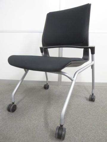 【3/3(火)入荷予定商品！】【高いデザイン性と長時間利用でも快適な座り心地のミーティングチェア！】■コクヨ(KOKUYO)製　オルディナ(Ordina)チェア　肘付ネスティングチェア　ミーティングチェア　■ブラック　■背パッド付