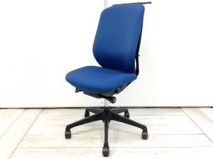 大人気シリーズ入荷！長時間作業に最適な高機能！包み込まれるクッション仕様！
 ■オカムラ/シルフィーメッシュ/ブルー