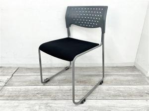 【定価約3万円】【シンプルで使いやすい！ブラックカラーのスタッキングチェア】■アイコ　■ブラック　■スタッキングチェア　■ロット入荷！