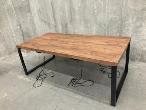 【オフィスの雰囲気ががらりと変わる！高さ720mmのテーブル！】■オカムラ（okamura）製　Alt Piazza（アルトピアッツァ） テーブル　角テーブル　ミーティングテーブル　　■木目ナチュラル天板×ブラック脚【IB】