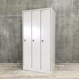 【ゆとりのある収納スペース！　衣類や個人の荷物・貴重品の管理に！　移転や増員におすすめ！】■イトーキ(ITOKI)製　L型シリーズ　３人用更衣ロッカー　■ホワイトグレー　■ネームプレート有　■シリンダー錠