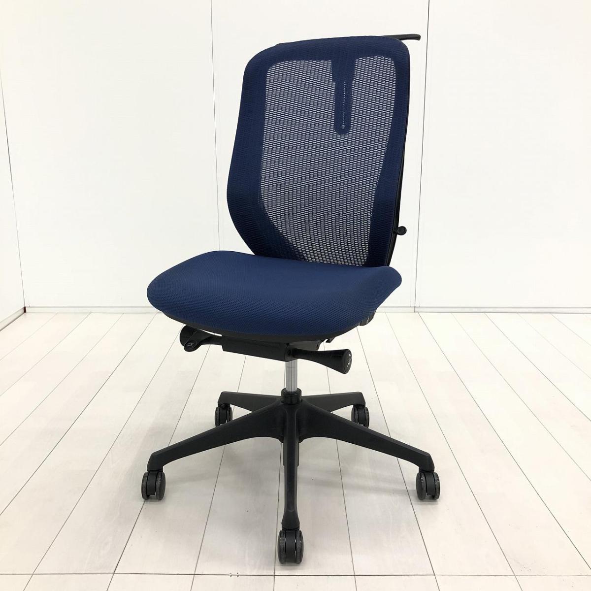 【前傾チルト機能付き！オカムラ製品で最も人気を集める高機能メッシュチェア！】■オカムラ（okamura）製　シルフィー（Sylphy）チェア　肘無ハイバック　■背面メッシュ　■ハンガー付　■ブルー【AD】
                        シルフィーメッシュ
                                    中古
            