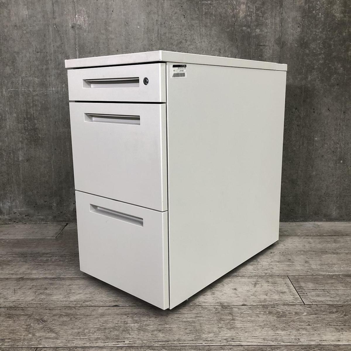 【デスク横に置いて収納と作業スペースを同時に確保！】■イトーキ（ITOKI）製　CZRシリーズ　３段脇机　H720mm　■シリンダー錠　■ホワイト【AD】
                        CZR
                                    中古
            