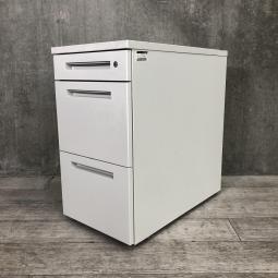 【デスク横に置いて収納と作業スペースを同時に確保！】■イトーキ（ITOKI）製　CZRシリーズ　３段脇机　H720mm　■シリンダー錠　■ホワイト【AD】