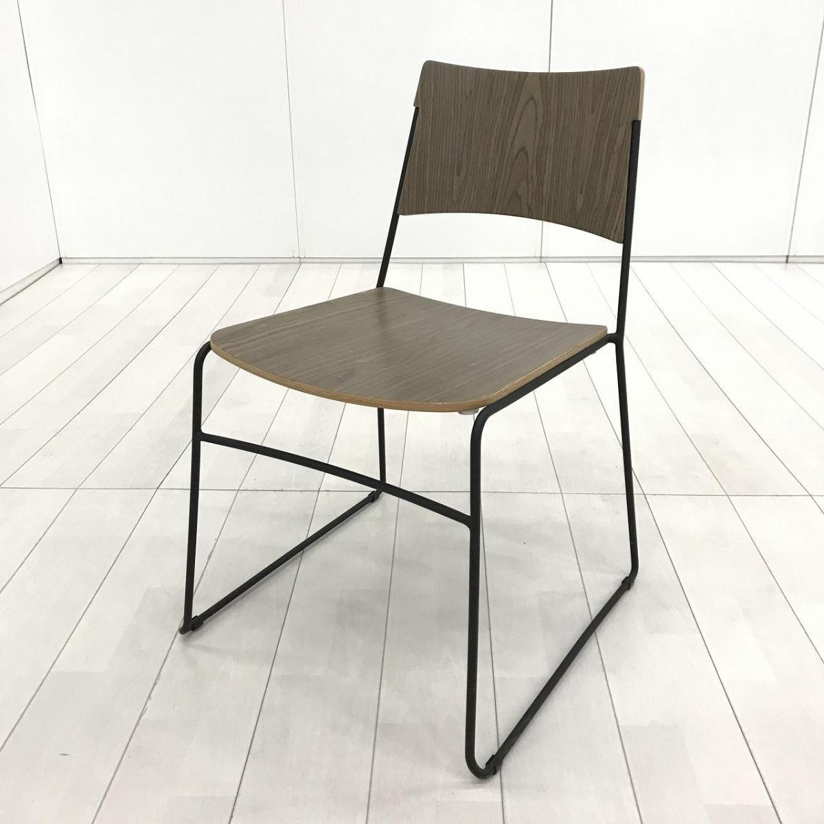 【木製のおしゃれなスタッキングチェア！待合室やリフレッシュスペースにおすすめ！】■オリバー（Oliver）製　スタッキングチェア　多目的チェア　木製　キャスターなし　■ブラウン×ブラック脚
                        その他シリーズ
                                    中古
            