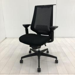 【二重フレーム構造がもたらすしなやかで美しい背もたれ機能!簡易操作で自分に合った姿勢をサポート!】■コクヨ(KOKUYO)製 デュオラ(Duora)チェア ハイバック 肘付き 背面メッシュ ■可動肘・ランバーサポート・ハンガー付き ■ブラック 【弊社使用欄:A01062330】