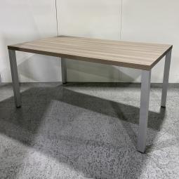 【関西倉庫在庫】１台限定！オカムラ製四角形MTテーブル入荷！オカムラ　wiesner hager　木目ナチュラル　W1500　配線口無　4本脚≪弊社使用欄：A0106≫