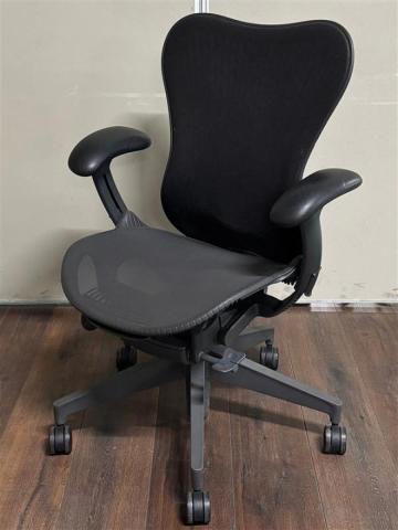 有名チェアが入荷!! HermanMiller/ハーマンミラー ミラ2チェア #CS在庫 #岐阜 #名古屋 #三重 #福井
※中部店舗共通在庫のため複数脚希望の方は別途ご相談ください