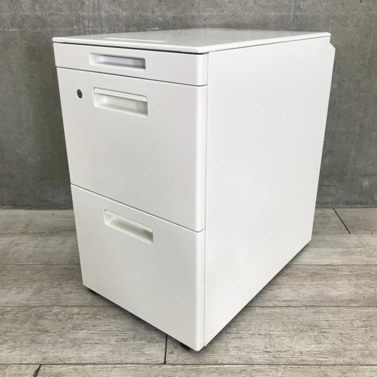 【在庫セール品・1台限定】【T3】■コクヨ（KOKUYO）製　GTワゴンシリーズ　3段ワゴン　フリアド用　　H650mm　■ホワイト　■シリンダー錠【フリーアドレスデスクのお供に！ちょっとした手荷物入れにも！大人気コクヨ製のGTワゴンシリーズが入荷！】
                        GTワゴン
                                    中古
            