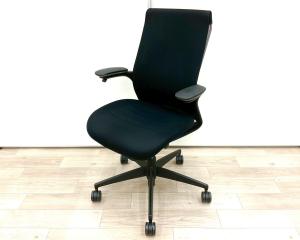 ■コクヨ(KOKUYO)製　■エムフォー(M4)チェア　■肘付き/固定肘　■ブラック　■背面メッシュ　■ハイバック　■オススメ/人気/定番商品【弊社使用欄：A01058309】【ID】