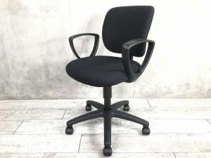 【コスパで選ぶならコレ！シンプルデザインで座りやすい！】■コクヨ(KOKUYO)製　イーザ(EAZA)チェア　肘付ローバックチェア　■サークル肘　■ブラック【IB】