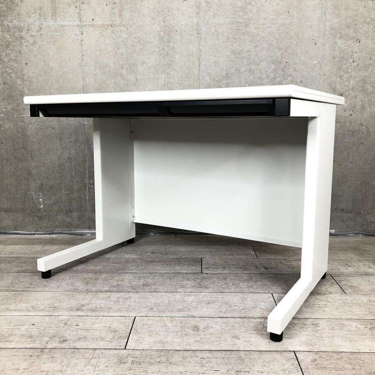 【ベーシックな使いやすさ・コンパクトな幅1000mm の平机！】■プラス(PLUS)製　フラットライン(furatto_rain)シリーズ　平机　W1000㎜　■引き出しあり　■ホワイト 【弊社使用欄：A01063212】
                        フラットライン
                                    中古
            