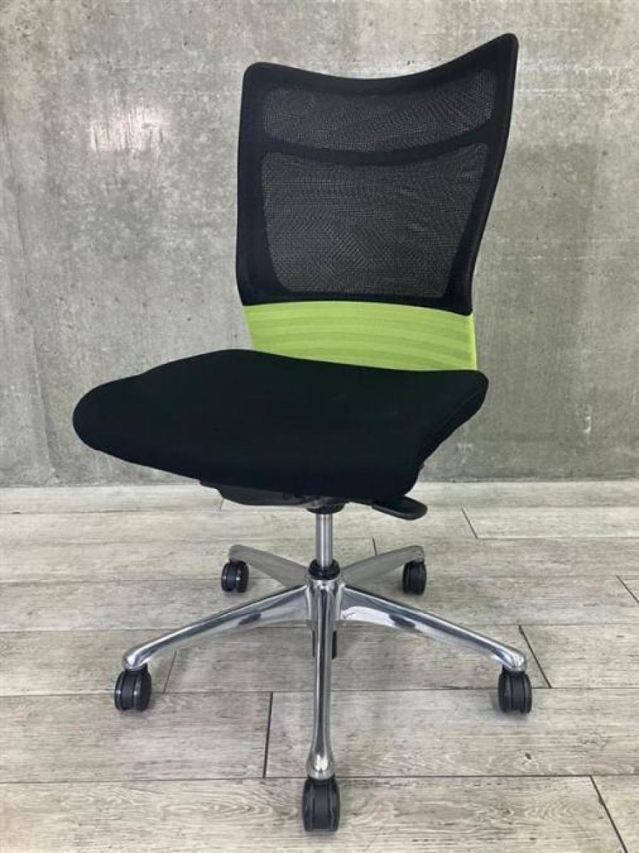 【1脚限定！】【人間工学に基づいた快適な座り心地！背あてのしなやかな曲線が背中にフィット！】■オカムラ（okamura）製　フィーゴメッシュ(feego-mesh)チェア　肘付ミドルバック　■ライトグリーン×ブラック　■メッシュ【入替セールにつき40%OFF！】
                        フィーゴメッシュチェア
                                    中古
            