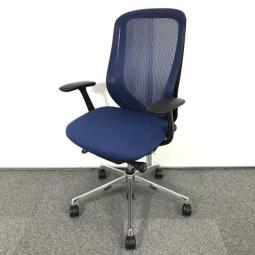 【三次元曲面が身体にフィット・前傾チルト機能付き！大人気メッシュチェア！】■オカムラ（okamura）製　シルフィー（Sylphy）チェア　肘付きハイバック　■背面メッシュ　■固定肘　■ブルー×ブラックシェル　【弊社使用欄：A01061209】