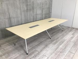 【577553】【幅3600㎜・洗練された上質なデザインの大型テーブル！】■イトーキ（ITOKI）　DDシリーズ　会議用テーブル　ミーテイングテーブル　W3600×D1200㎜　■配線口あり　■木目調ナチュラル天板　※2枚天板のため搬入もしやすい！ オフィスバスターズ　水戸サテライト　水戸市、日立市、ひたちなか市、鹿嶋市、神栖市、牛久市、古河市、結城市、東海村、つくば市