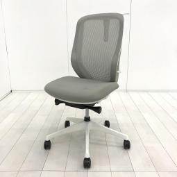 【577725】【前傾チルト機能付き！オカムラ製品で最も人気を集める高機能メッシュチェア！】■オカムラ(okamura)製　シルフィー(Sylphy)チェア　肘無ハイバック　■背面メッシュ　■ハンガー付　■グレー×ホワイトシェル　オフィスバスターズ　水戸サテライト　水戸市、日立市、ひたちなか市、鹿嶋市、神栖市、牛久市、古河市、結城市、東海村、つくば市