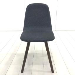 【リビングライクでオシャンティなデザイン！】■オカムラ製　ミーティングチェア　インディゴブルー　木製4本脚　■カフェスペースのようなリラックス空間にもフィット！【ダイニングチェア】【ABW】