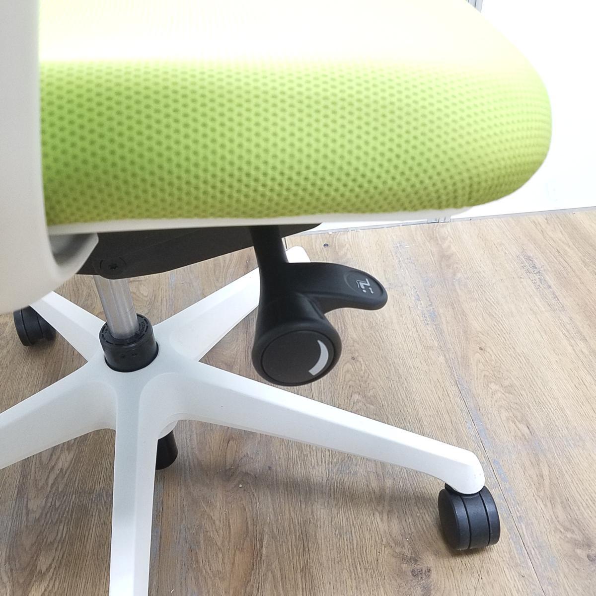 中古】シルフィーメッシュ オカムラ/okamura 肘付ローバックチェア