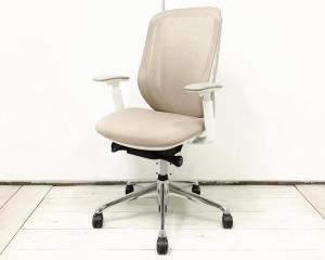 ワークチェア アジャストアーム アームレスト付 ホワイトボディ オススメ(おすすめ) 大人気 ・Okamura/オカムラ ・Sylphy/シルフィー ※横浜本店撮影画像※